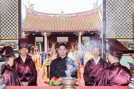 第4張-蔣萬安市長首度擔任正獻官遵循國家級的三獻古禮儀式、共4張圖片