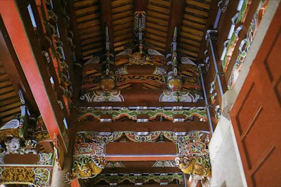 The wooden structures of Lingxing Gate