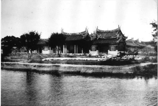Number 1.台北儒教寺院の外観、total 2 picture